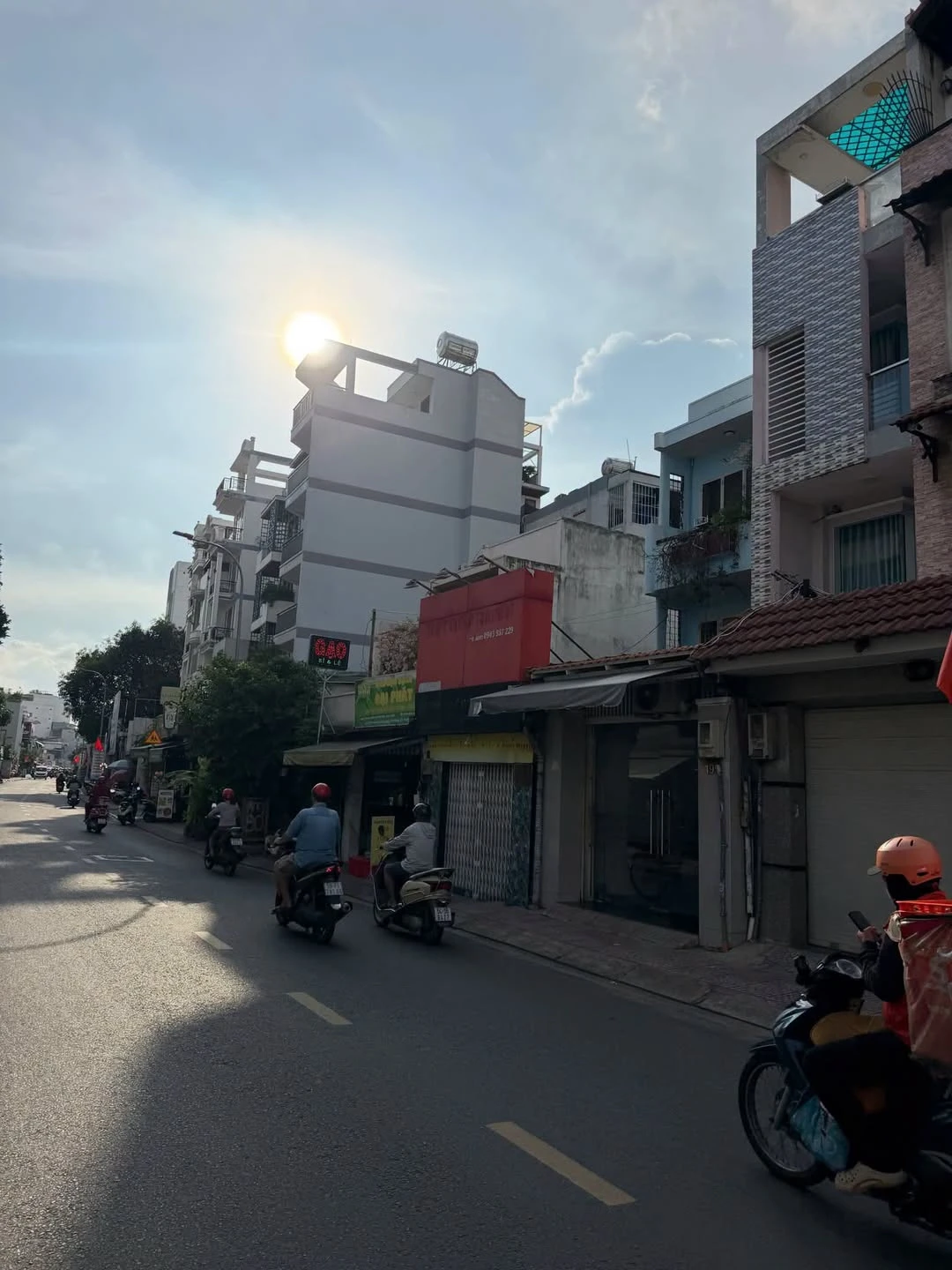 Bán nhà 3 tầng mặt tiền Nguyễn Văn Đậu 50m2 Quận 1 - Ảnh 1