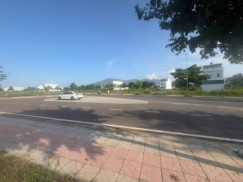 Bán lô đất 308m² mặt tiền 15m KĐT Nam Sông Cái