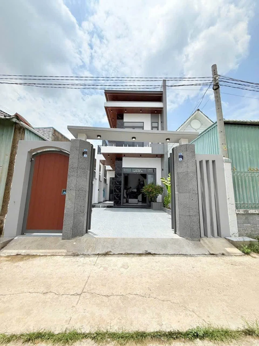 Bán villa sân vườn mini 6x20m, 3PN, giá 2 tỷ 980 triệu, Cần Giuộc gần KCN Cầu Tràm - Ảnh 1
