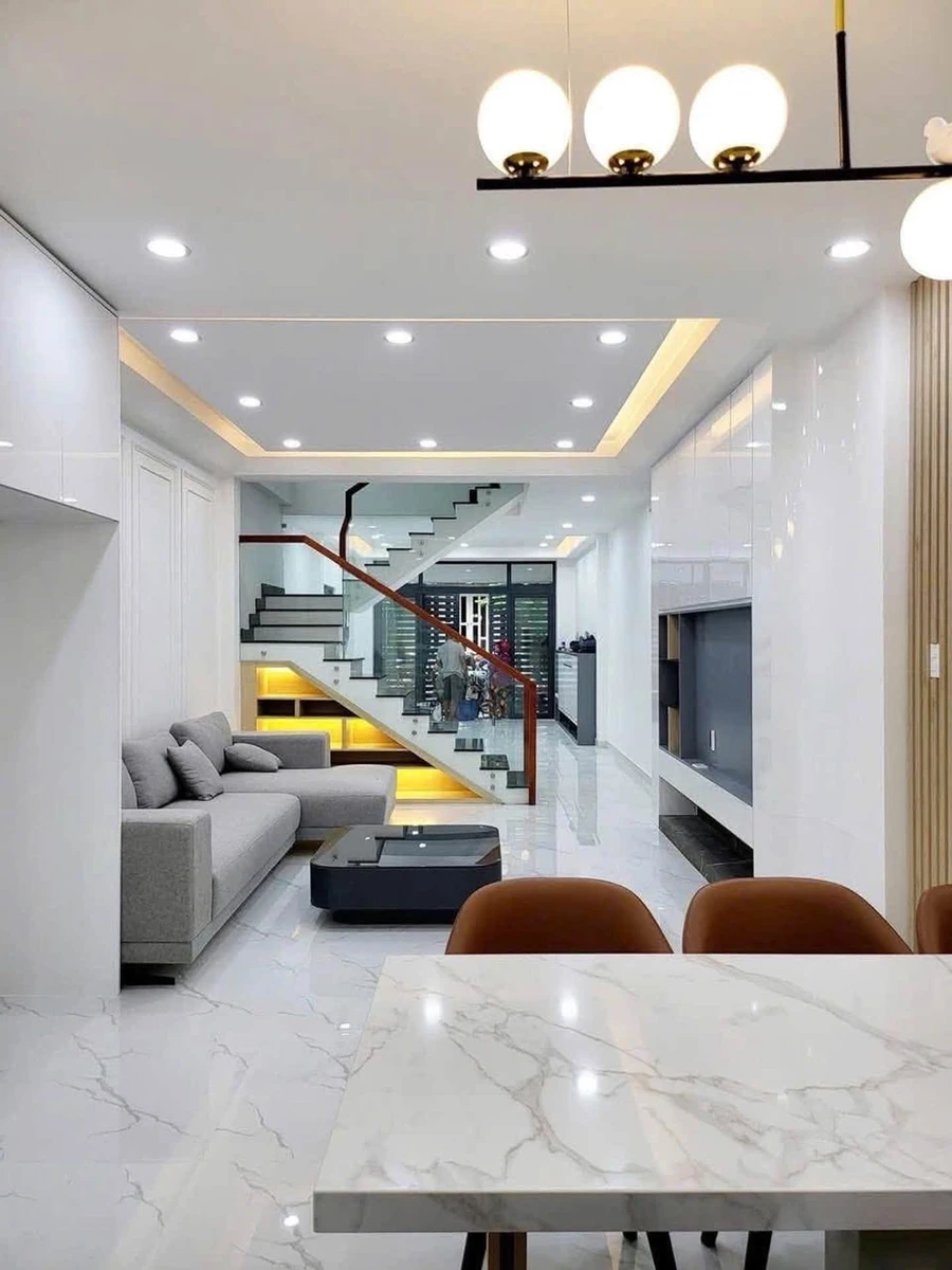 Bán nhà 3 tầng 100m2, 4PN 3WC, đường Tô Ký Quận 12, giá 6 tỷ - Ảnh thu nhỏ 2