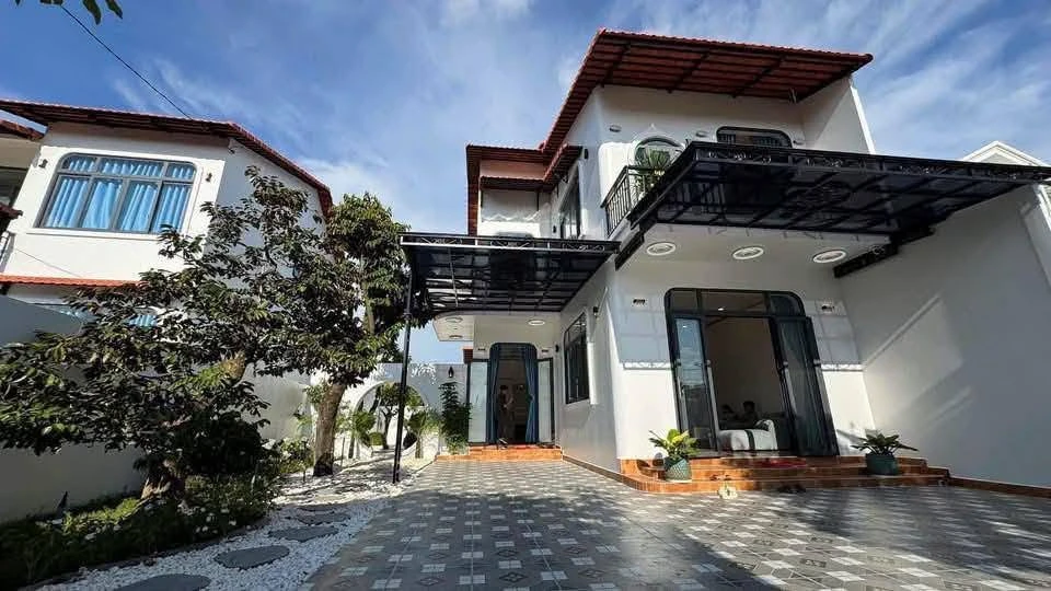 Bán nhà phố hiện đại 415m2, 3 phòng ngủ, full nội thất tại Hòa Phú, Tây Ninh - Ảnh thu nhỏ 3