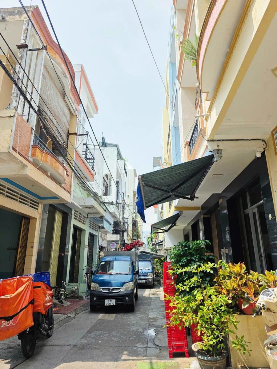 Bán nhà 120m² đường Ngô Mây gần Biển Quy Nhơn, giá 3 tỷ - Ảnh thu nhỏ 2