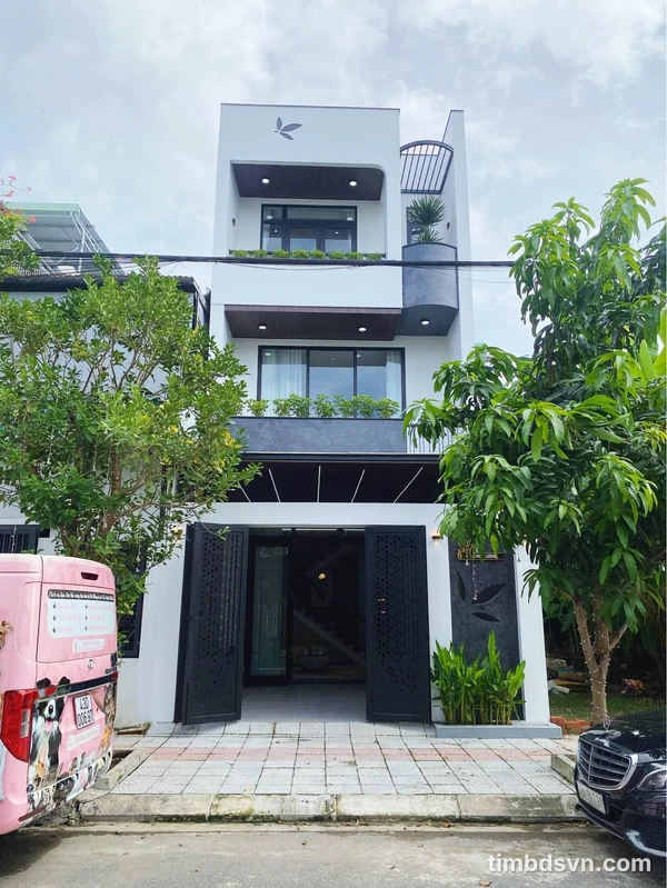 Bán nhà 3 tầng mặt tiền Hoà Xuân Đà Nẵng 100m2, 7.99 tỷ