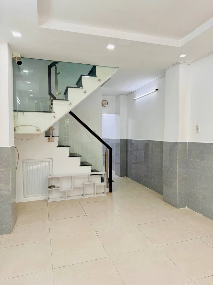 Bán nhà 2 tầng 38.5m² đường Nam Hòa, Phước Long A, Thủ Đức, giá hơn 3 tỷ - Ảnh 1