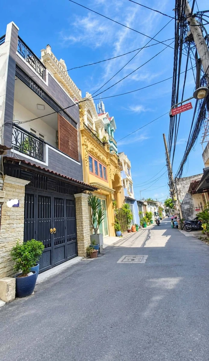 Nhà bán 3 tầng 4PN, 61m², Hương Lộ 2, Bình Tân - 5 tỷ - Ảnh 1