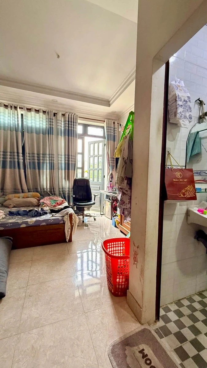 Nhà bán 4PN sân thượng Lê Trọng Tấn, 88m², 6 tỷ 680 triệu - Ảnh thu nhỏ 3