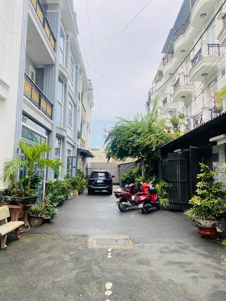 Cho thuê nhà phố 4PN, 146.5m² full nội thất, Quận 12 - Ảnh thu nhỏ 2