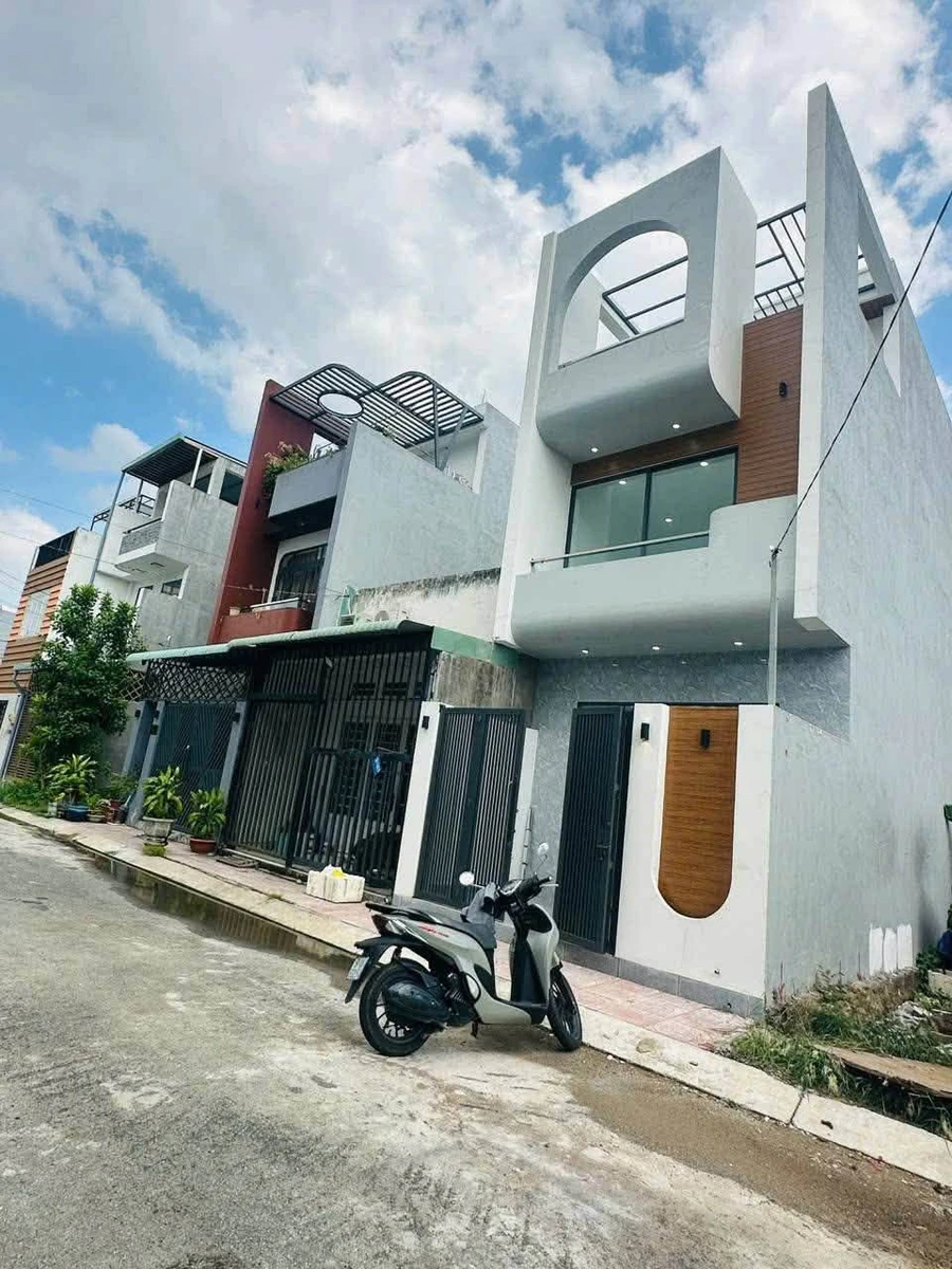 Bán nhà 3 tầng 104m2 Q9, giá 4 tỷ 499 - Ảnh thu nhỏ 2