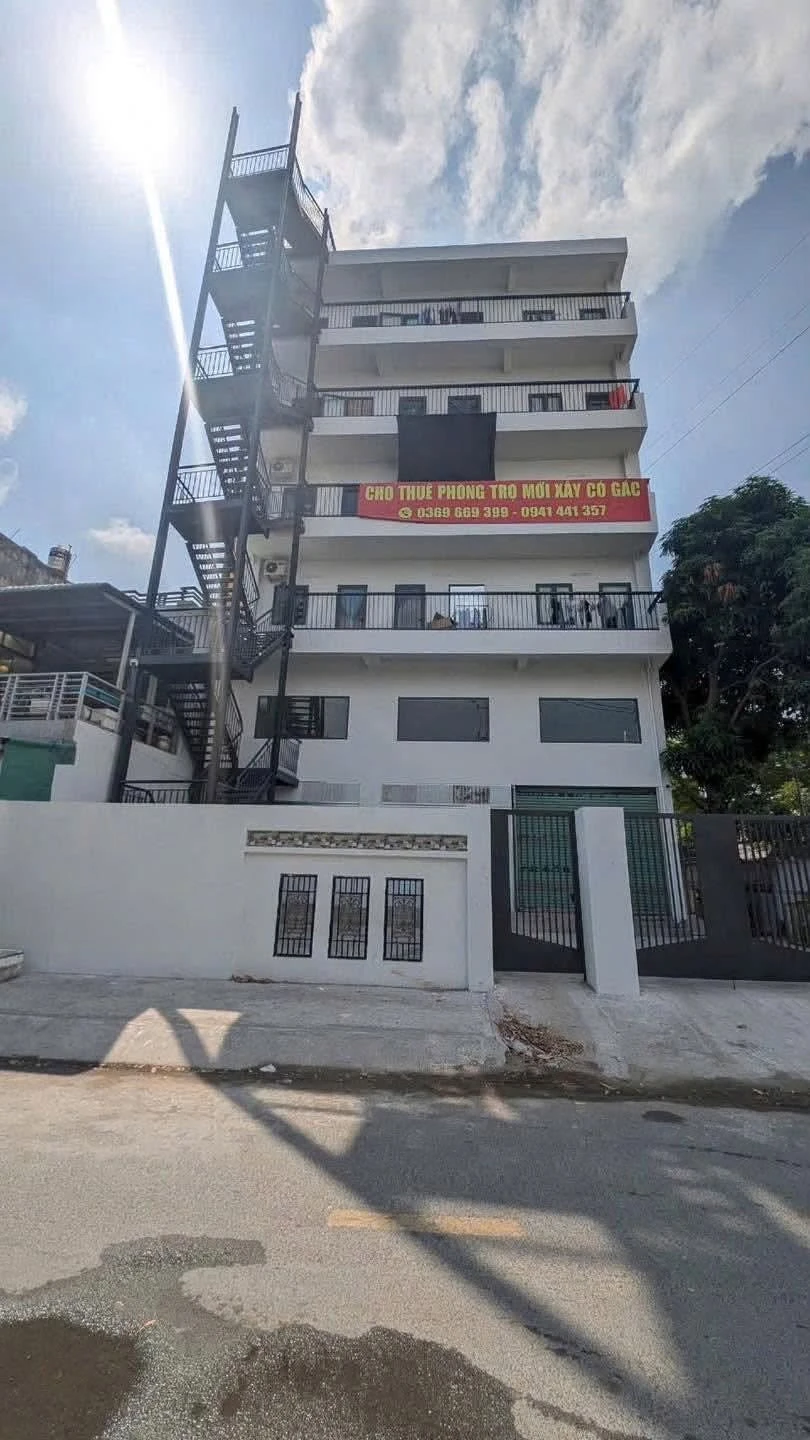Bán toà nhà dịch vụ 100 căn, 7 tầng 60 tỷ Quận 12 - Ảnh 1