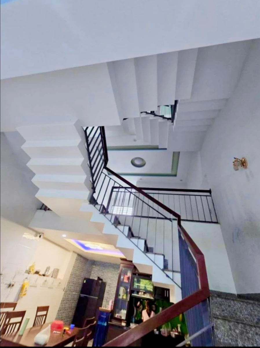Bán nhà 3 tầng 90m² chỉ 3,2 tỷ Hoà Tiến Hóc Môn - Ảnh thu nhỏ 4