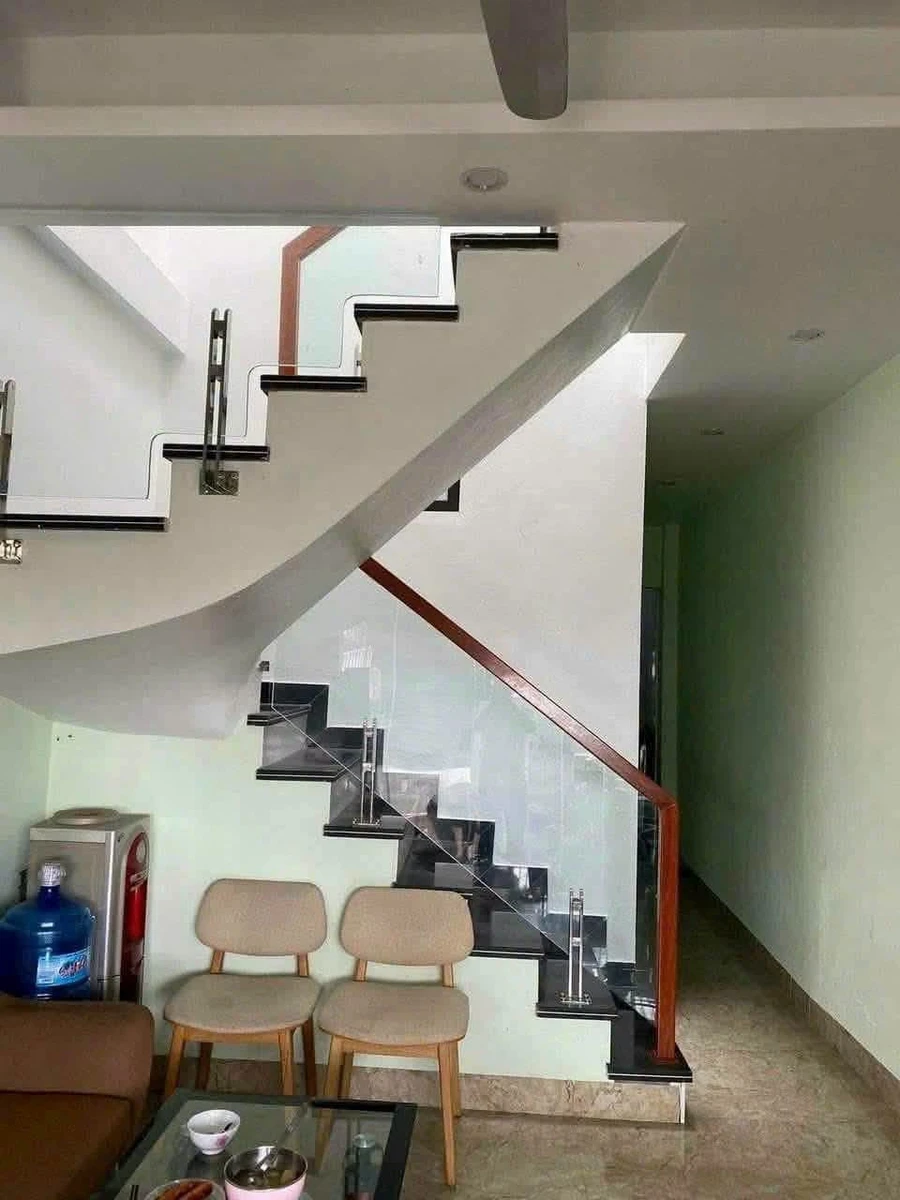 Nhượng lại nhà 2 tầng phố Dã Tượng Hạ Long 41m² 1 tỷ 4 - Ảnh thu nhỏ 2