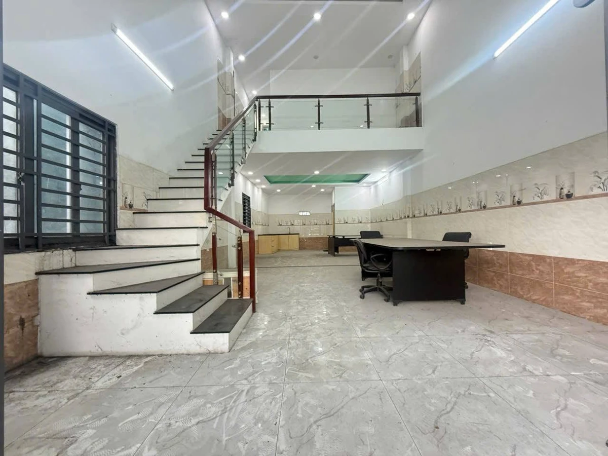 Cho thuê nhà mặt tiền 75m2 Xa Lộ Hà Nội Q9, 10 triệu/tháng - Ảnh thu nhỏ 2
