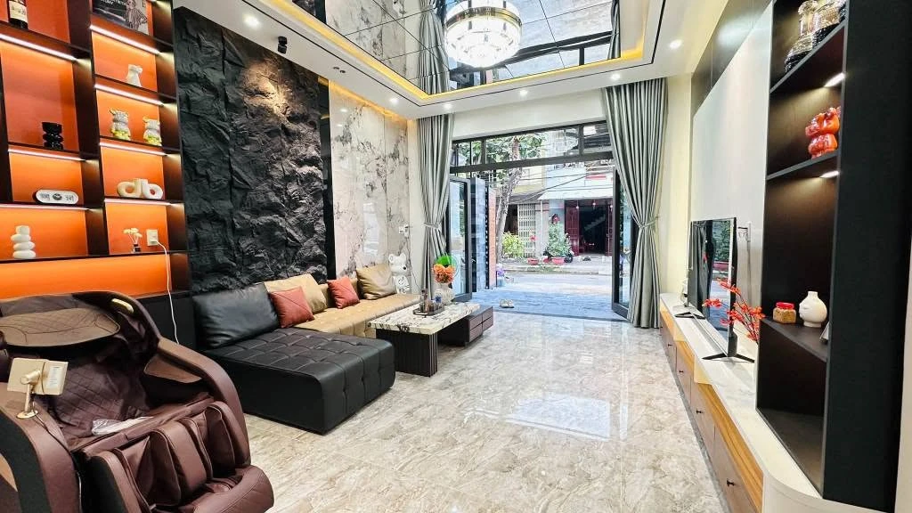 Bán nhà 3 tầng 77m² mặt tiền đường Nguyễn Huy Tự, Quận 12 - Ảnh 1