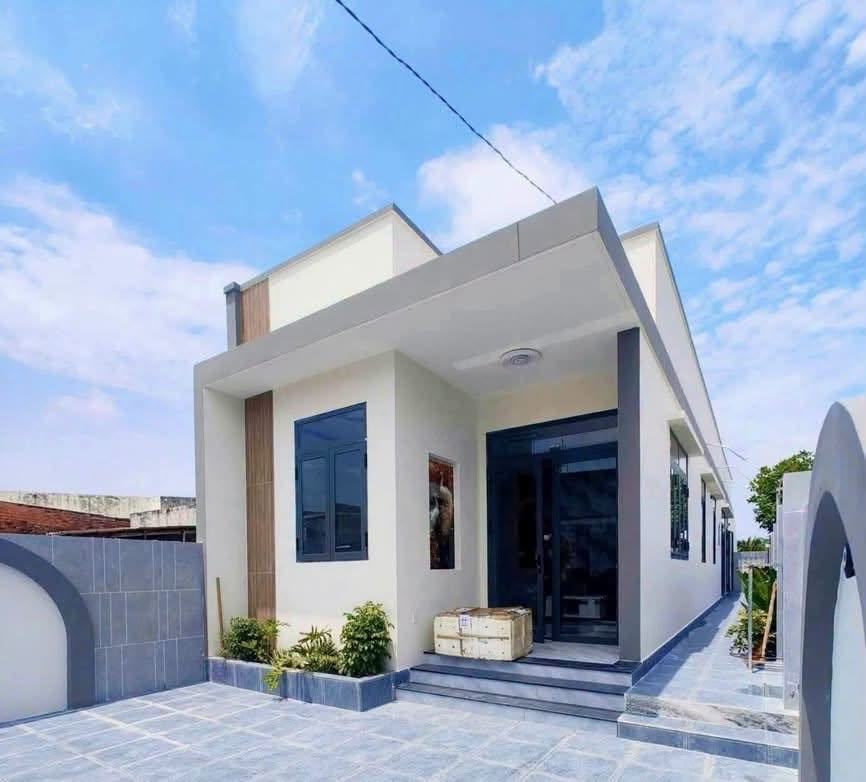 Bán nhà 3 phòng ngủ Long Hải, 60 m² giá 2,69 tỷ