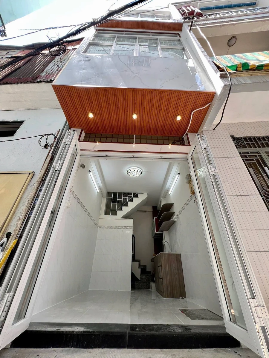 Nhà bán 3 phòng ngủ 15m² Lý Thái Tổ Quận 10 - Ảnh 1