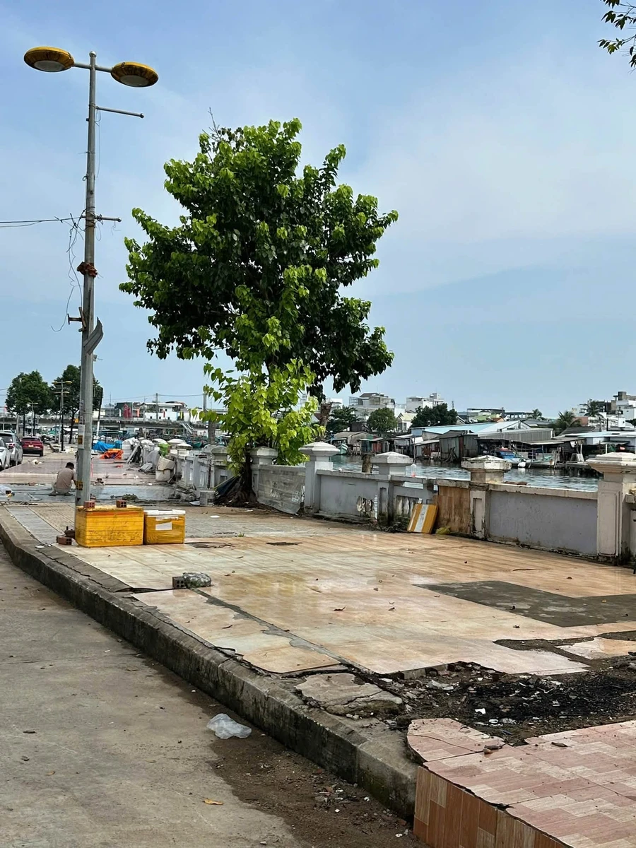 Bán nhà nghỉ 85m2 mặt tiền Bạch Đằng Dương Đông Phú Quốc 16 tỷ - Ảnh thu nhỏ 2