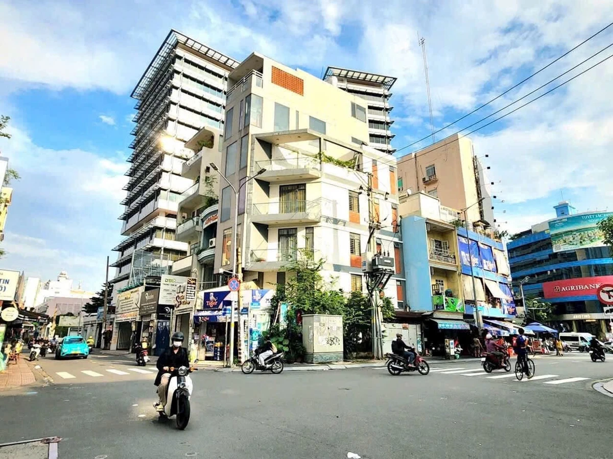 Bán tòa nhà 7 tầng thang máy mặt tiền Nguyễn Văn Trỗi, Phú Nhuận giá 17,8 tỷ - Ảnh 1