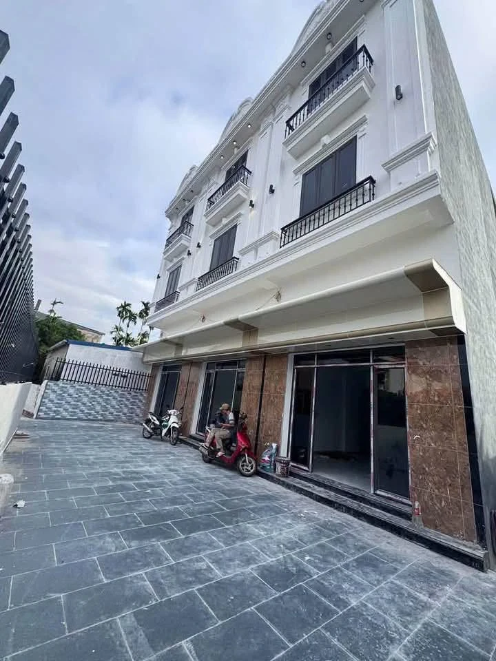 Bán nhà 3,5 tầng 50m² sân rộng ô tô Vọng Hải - Ảnh thu nhỏ 2