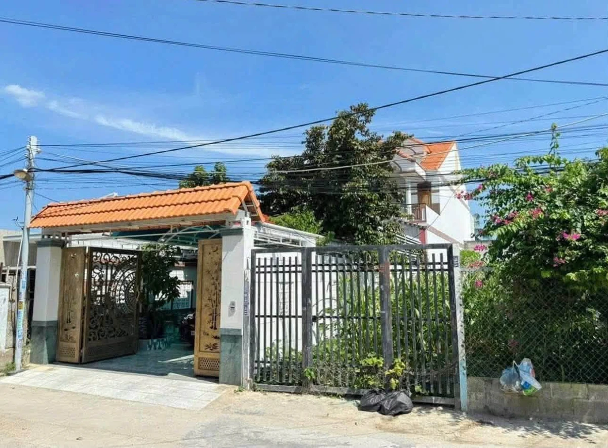 Bán nhà 1 trệt 1 lầu 4 PN 200m² Phan Thiết 3,75 tỷ - Ảnh thu nhỏ 2