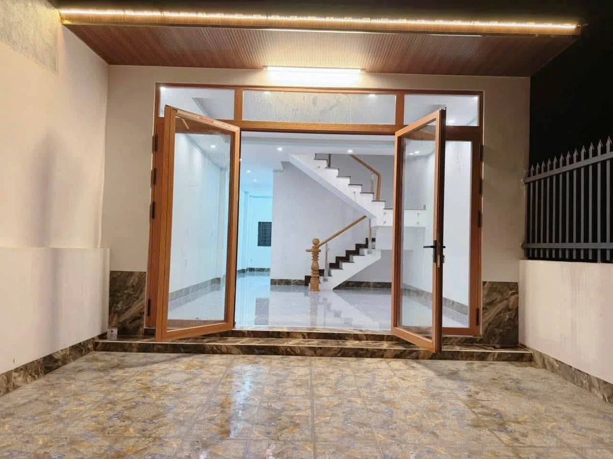 Bán nhà 1 lầu 1 trệt 90m² 3PN gần chợ Quang Thắng - Ảnh thu nhỏ 3