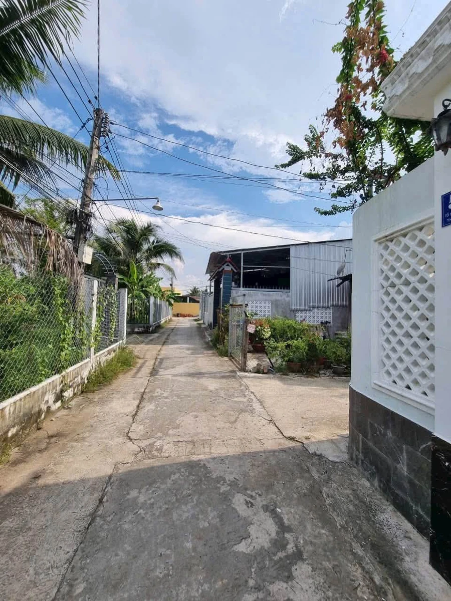 Bán nhà 3PN 220m² Phú Tân, Bà Rịa - Vũng Tàu 1,4 tỷ - Ảnh 1