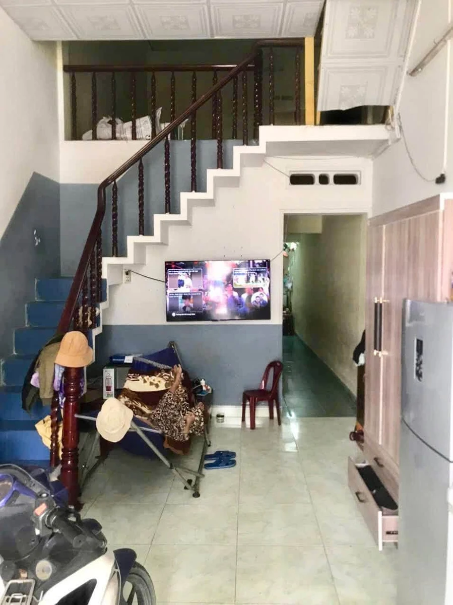 Nhà mặt tiền 1,5 tầng 56m2 gần Lê Thanh Nghị Quận 1 - Ảnh thu nhỏ 2