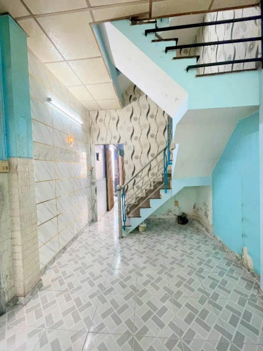 Bán nhà 3 mặt tiền 36m² 4PN 3WC Quận 4 - 9 tỷ 299 triệu - Ảnh thu nhỏ 3