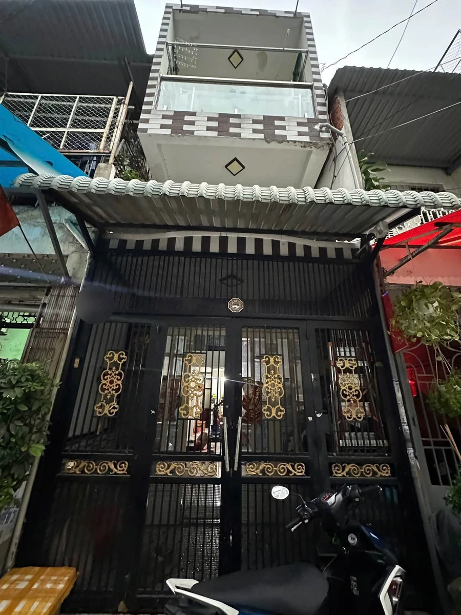 Bán nhà hẻm xe hơi Lạc Long Quân Quận 11, 3,2x13m, 3 tầng, 6,7 tỷ - Ảnh 1