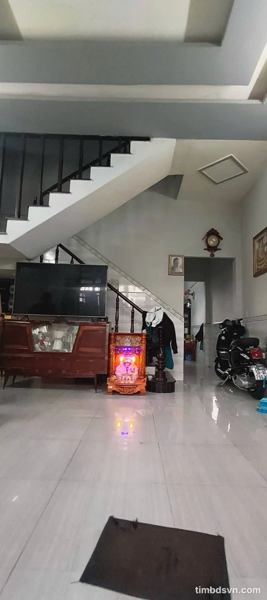 Bán nhà 3PN 80m² đầy đủ nội thất Chợ Xuân Thới Thương Hóc Môn - Ảnh thu nhỏ 2