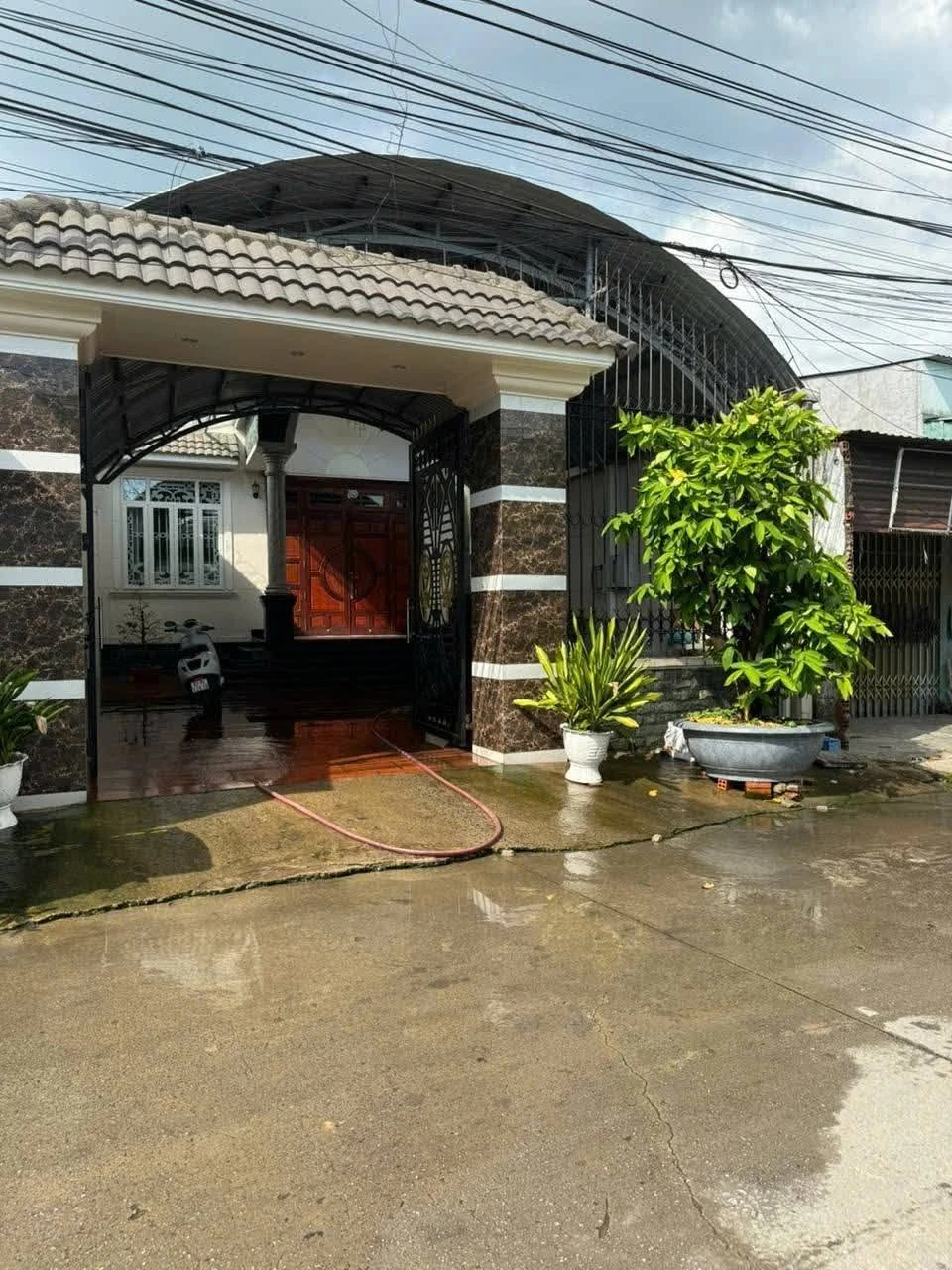 Bán nhà sổ hồng mặt tiền Khánh Bình, 257m2, 3PN, Bình Chánh - Ảnh 1