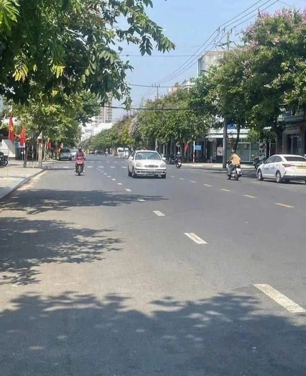 Bán nhà mới 4 tầng 4x19m, 4PN 5WC đường Nguyễn Kim Vang, Phường 9, Tuy Hòa, Phú Yên