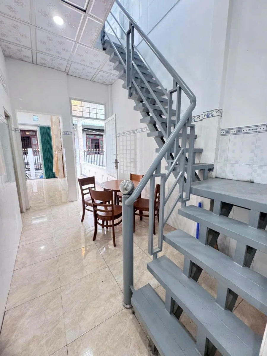 Bán nhà 1 trệt 1 lầu 68m² Phú Tân 1 tỷ 250 triệu - Ảnh thu nhỏ 3