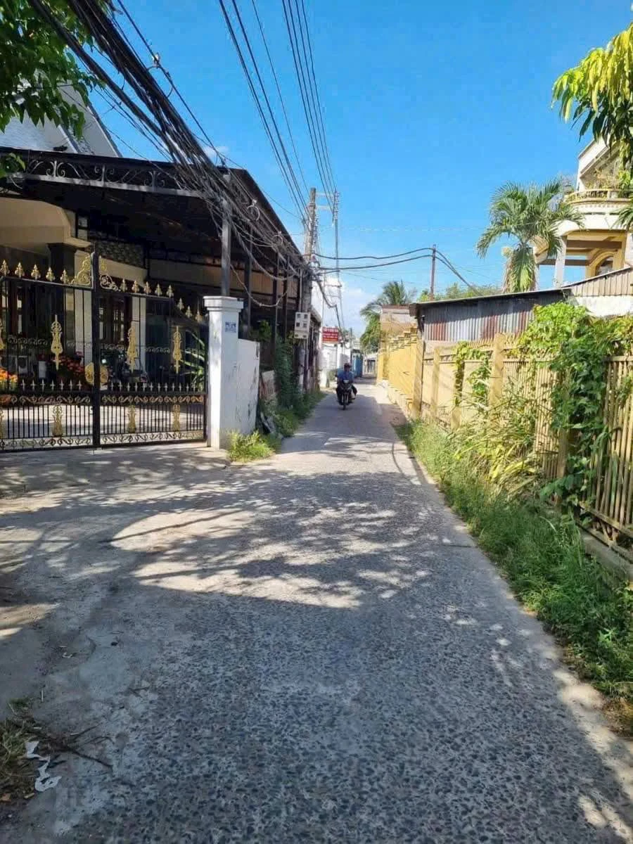 Bán nhà 1 trệt 1 lầu 136m2, 3 PN, Phú Tân - Ảnh 1