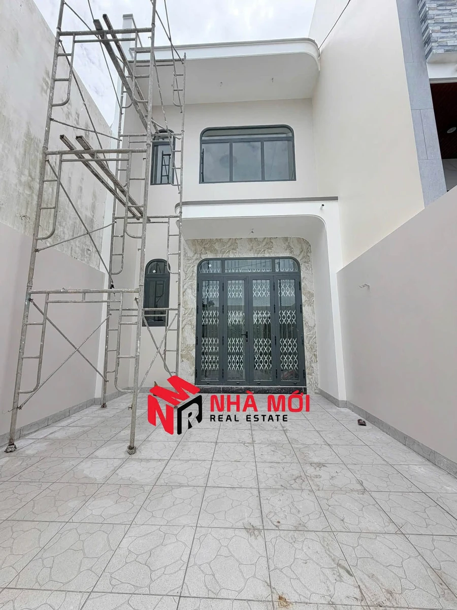 Bán nhà 1 trệt 1 lửng 3 phòng ngủ 90m2 KDC Tân Xuyên, TP. Cà Mau giá 2,1 tỷ - Ảnh thu nhỏ 2