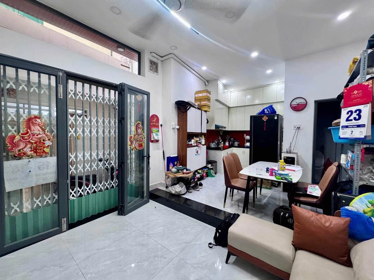 Bán shophouse 3 tầng 32m2 Phan Xích Long, Quận 1 - Ảnh 1