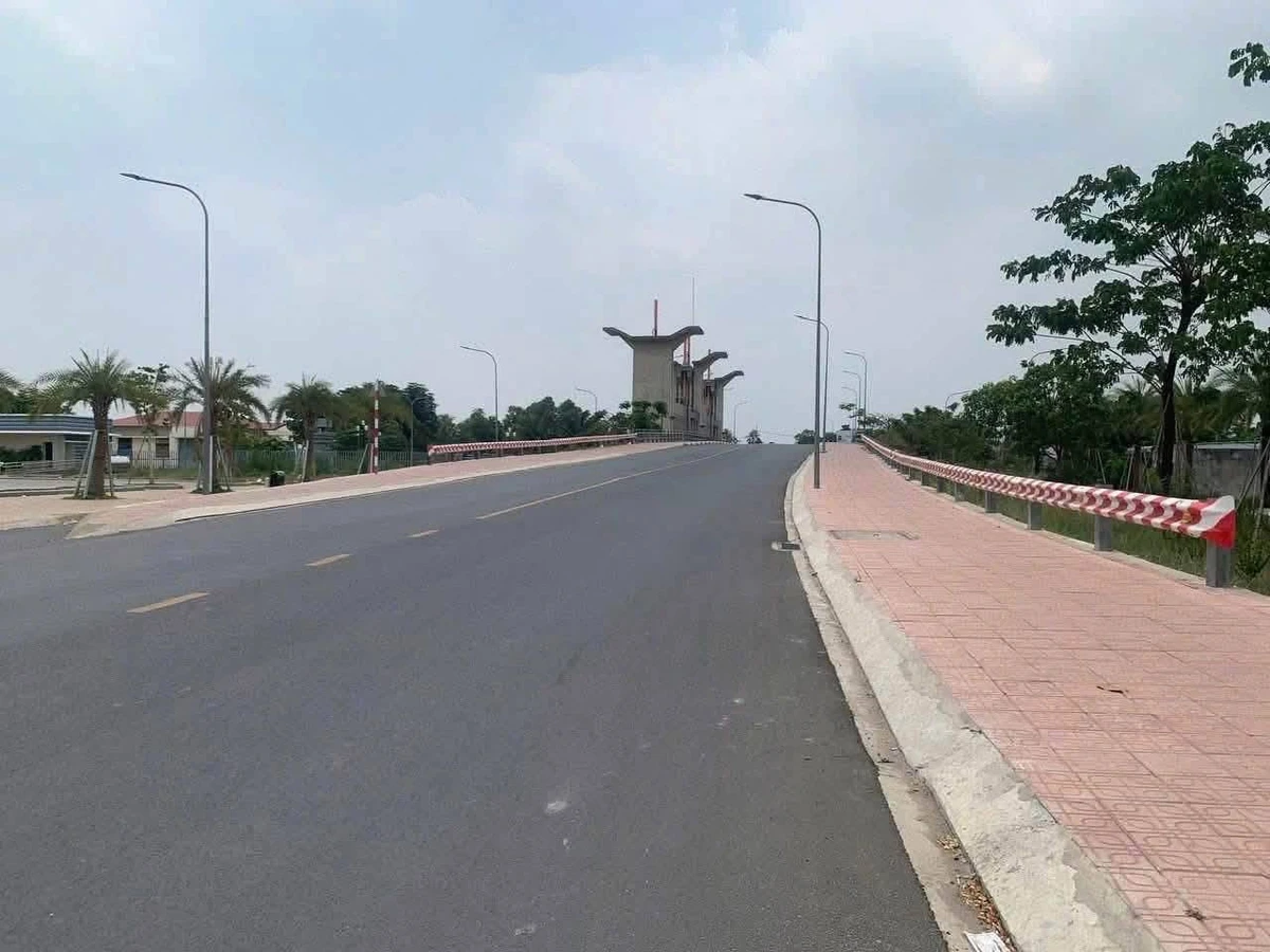 Bán nhà 1 trệt 1 lầu mặt tiền Bình Tân 248m2, 4 PN, 6.5 tỷ - Ảnh 1