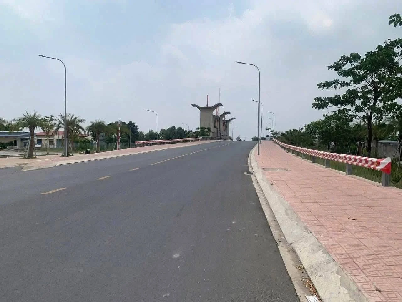 Bán nhà 1 trệt 1 lầu mặt tiền Bình Tân 248m2, 4 PN, 6.5 tỷ - Ảnh 1