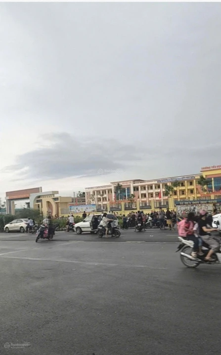 Em còn 1 lô đối diện trường tiểu học Thái Đào, Bắc Giang cách Aeon Mall BG chỉ 3,5 km