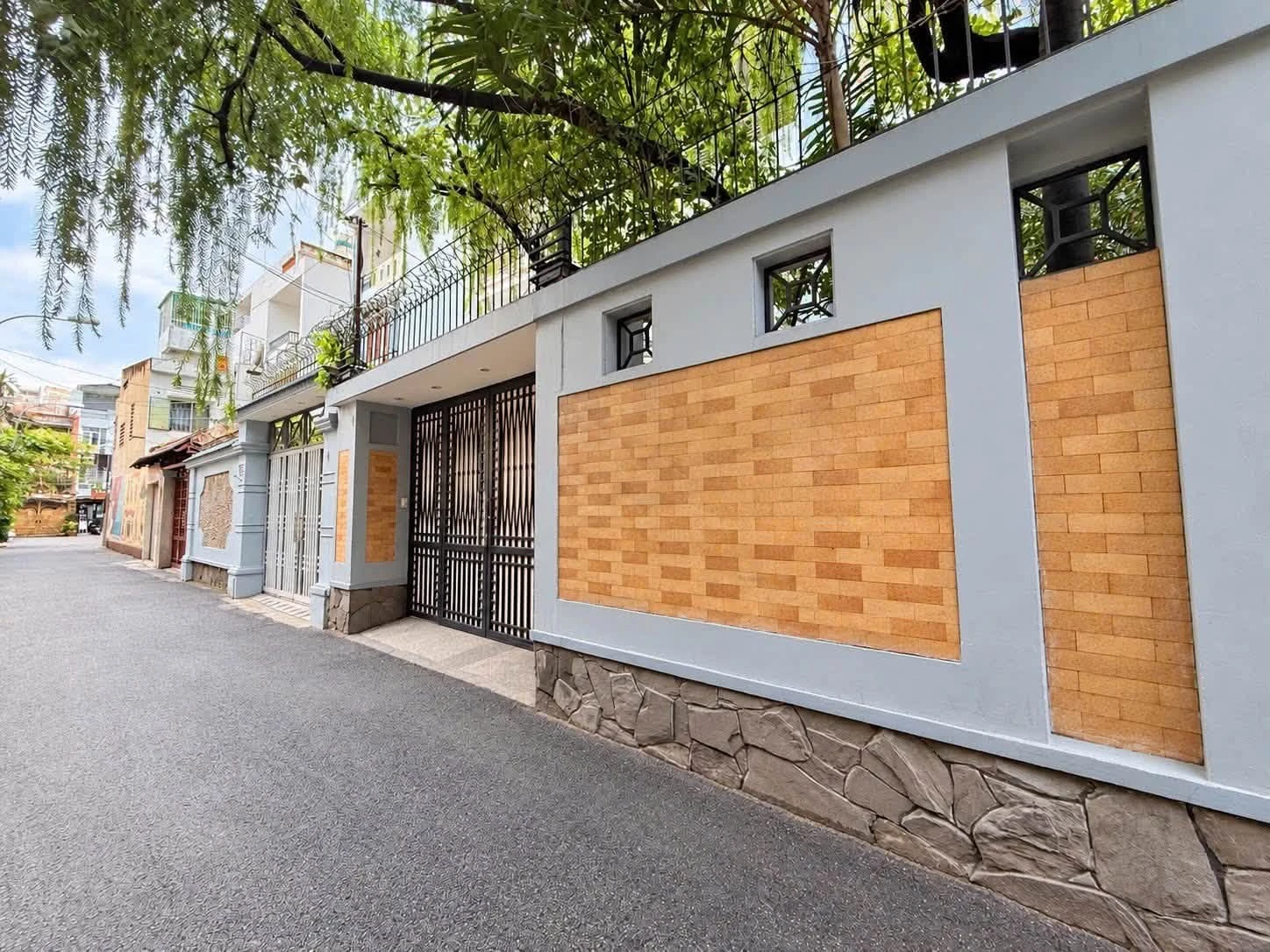 Bán nhà Đào Duy Anh 58.5m² ngang 8m, 3 tầng - 9.5 tỷ - Ảnh 1