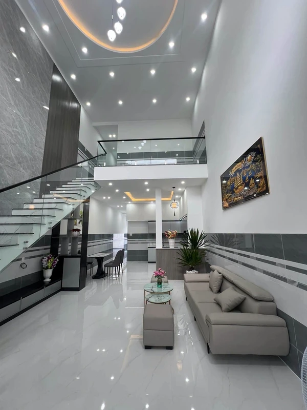 Bán nhà lầu 3PN 80m² mặt tiền Nguyễn Văn Linh, Tây Ninh