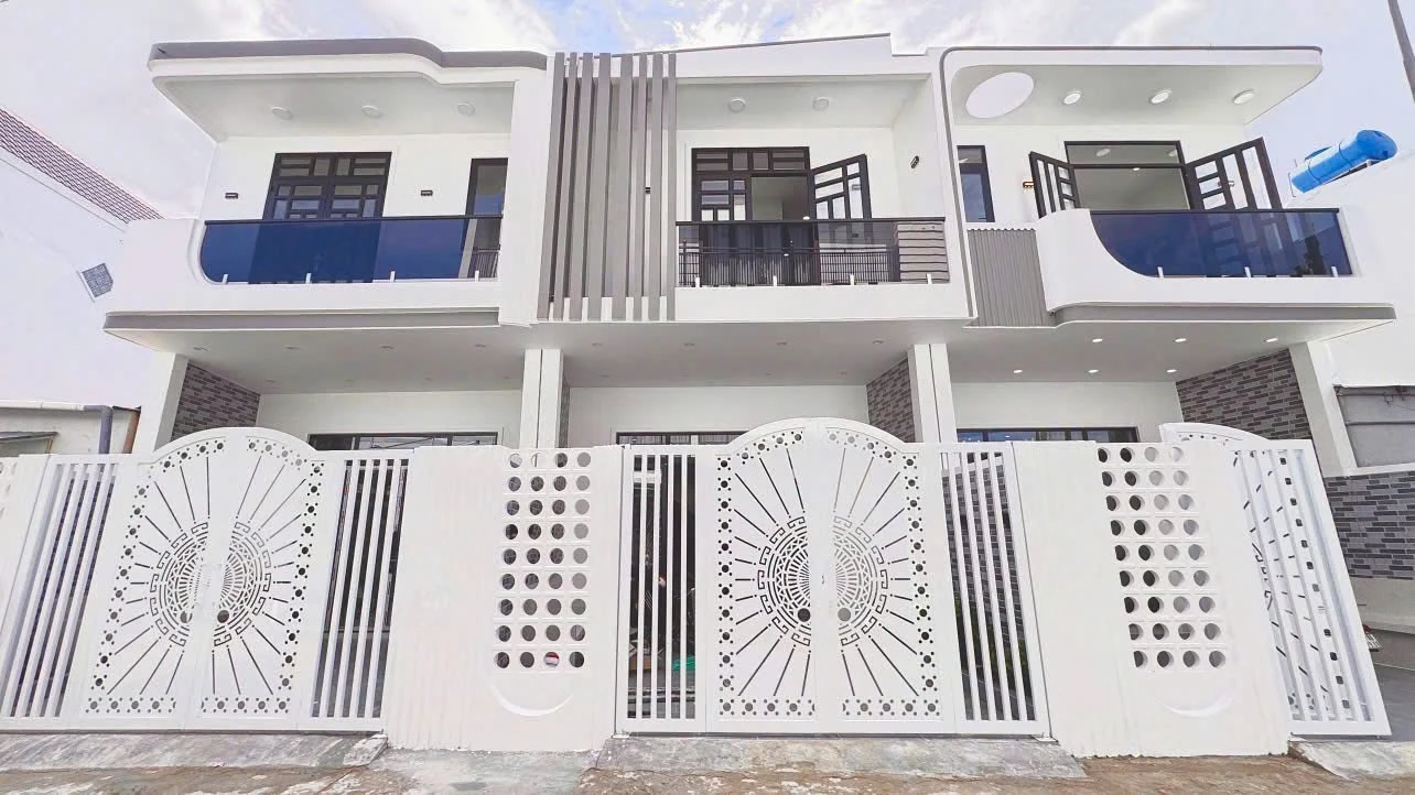 Bán nhà phố 2 mặt tiền 4PN Vĩnh Lạc Rạch Giá 2,96 tỷ - Ảnh 1