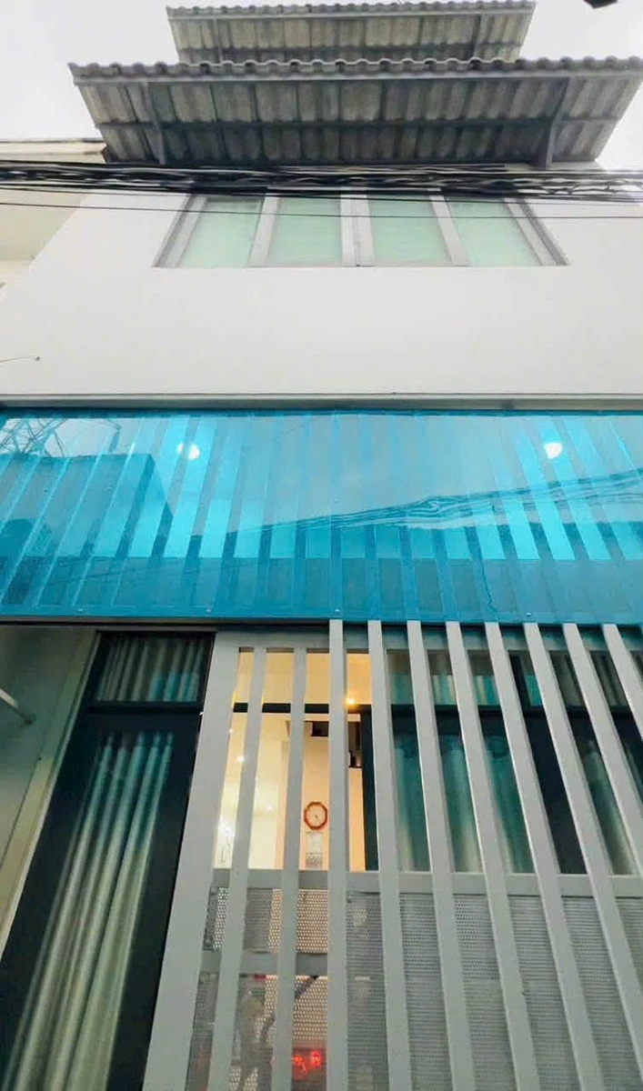 Bán nhà 2 mặt tiền, 4 phòng ngủ, 38.6m², Quận 12 - Ảnh 1