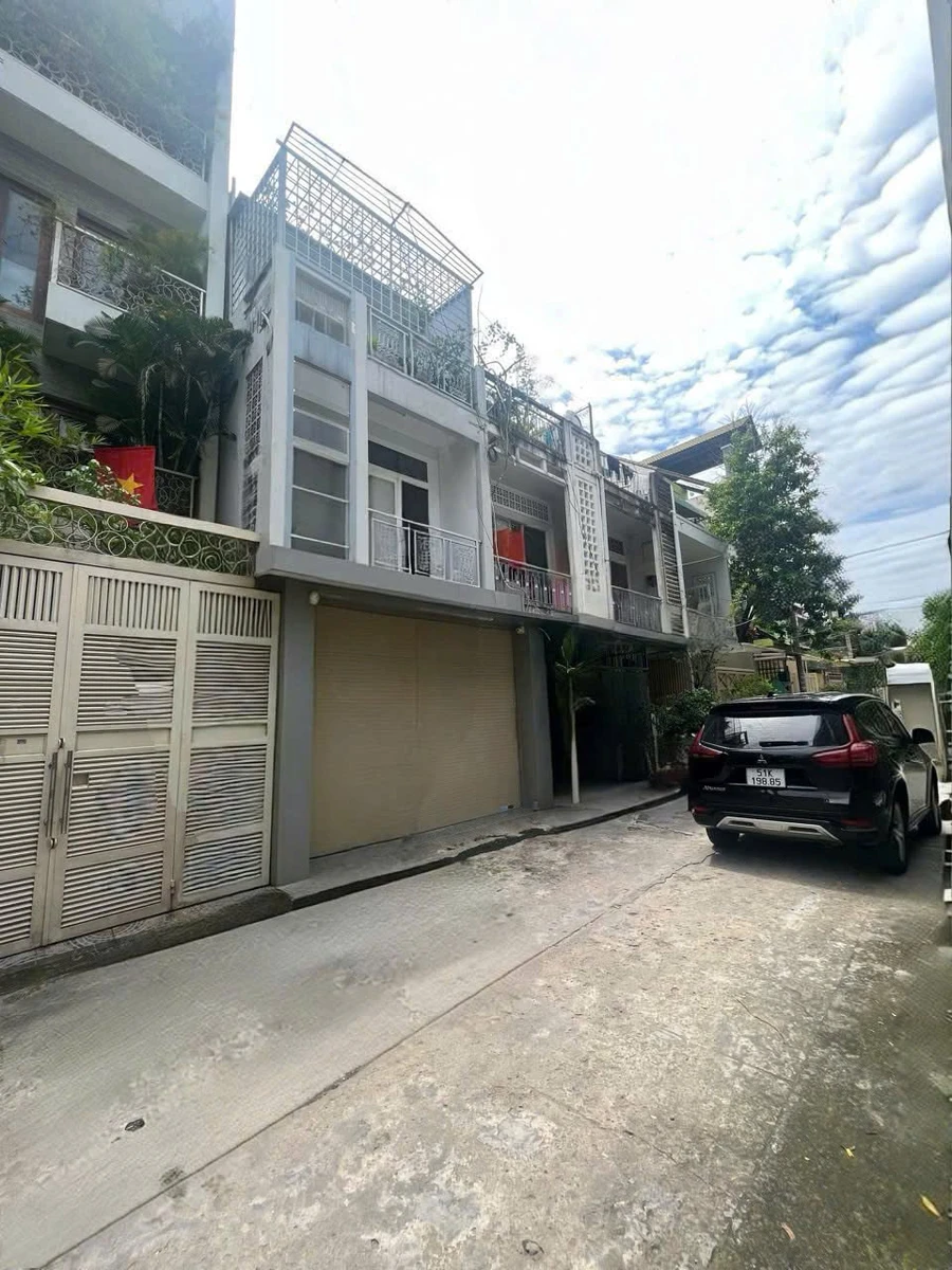 Bán nhà phố 3 tầng 4x17m Lê Đại Hành Quận 1 giá 8.8 tỷ - Ảnh 1