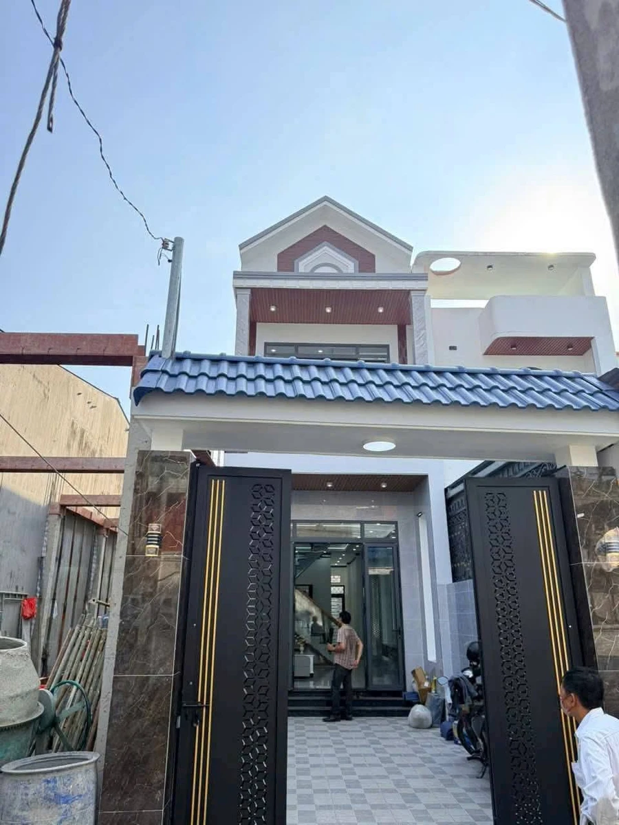 Bán nhà lầu 4x26m sổ riêng hoàn công, 3 phòng ngủ, gần chợ Trảng Dài - Ảnh 1