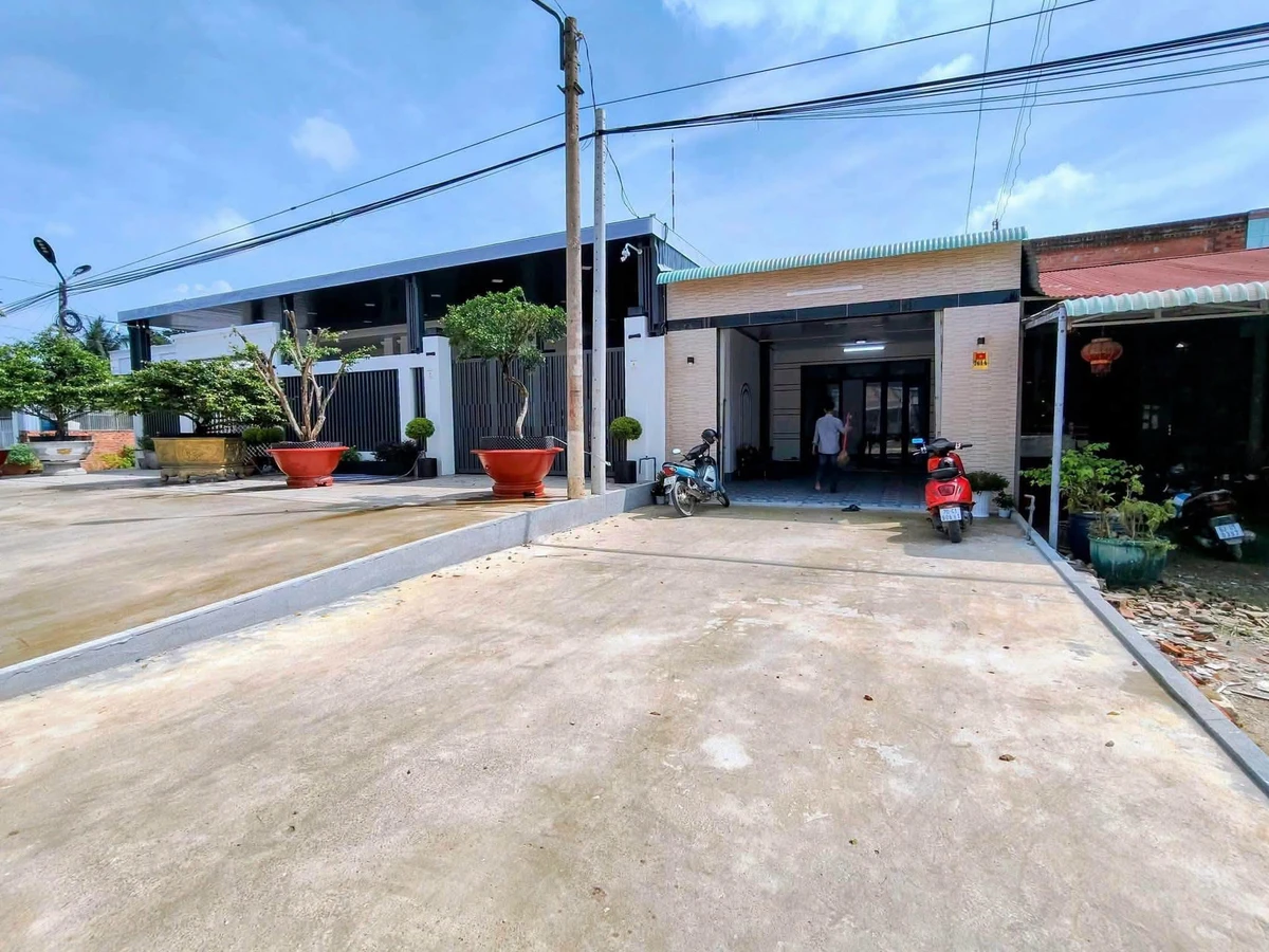 Bán nhà gác lửng 3 phòng ngủ Long Hòa Tây Ninh 164m² giá 2.58 tỷ - Ảnh thu nhỏ 3