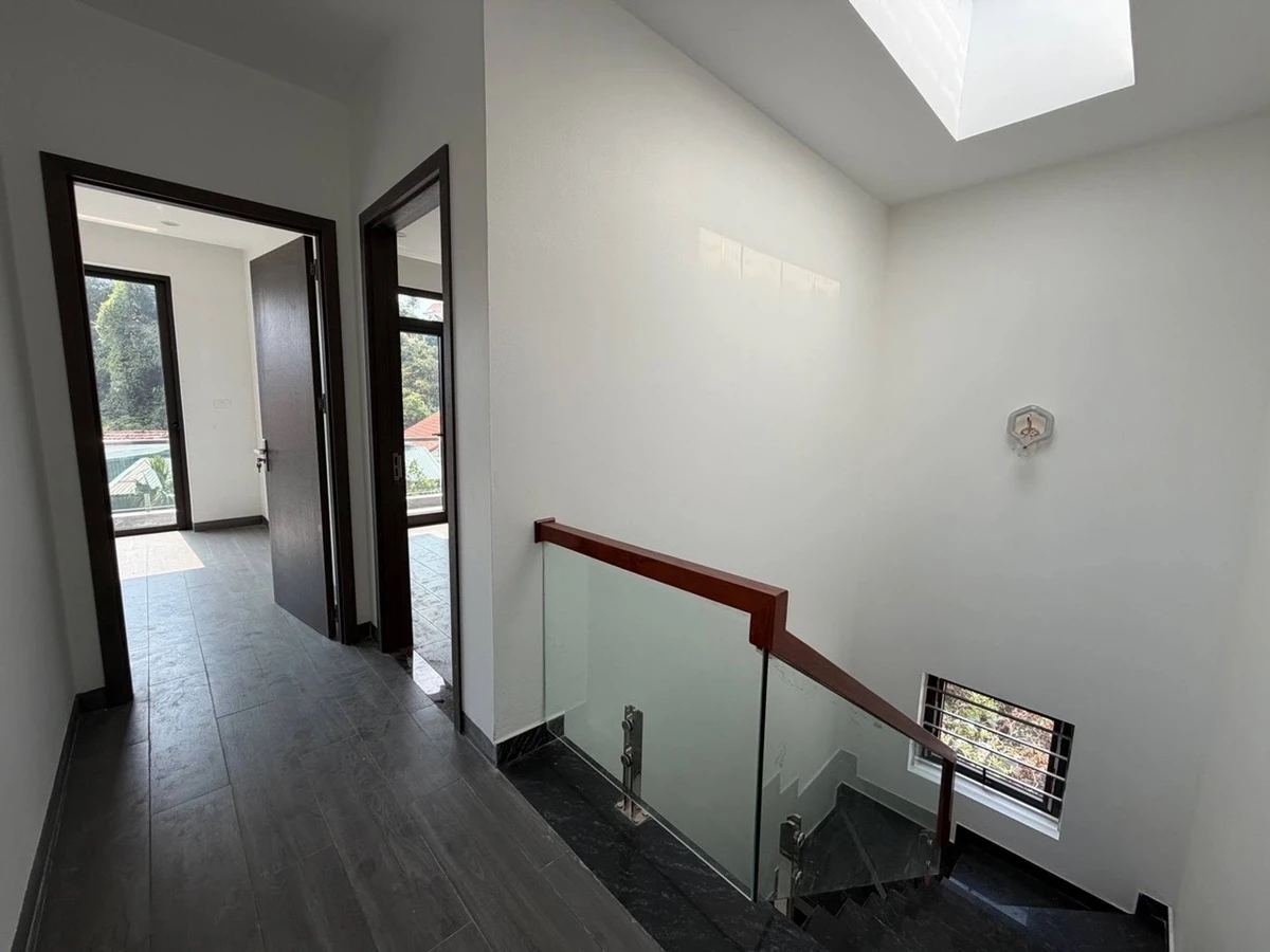 Bán nhà 3 tầng 60m2 gần chợ Hà Khẩu có gara ô tô - Ảnh thu nhỏ 3