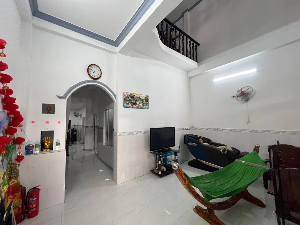 Bán nhà 1 trệt 1 lầu 93.5m² Lương Ngọc Quyến, Phan Thiết, 2.3 tỷ - Ảnh thu nhỏ 5