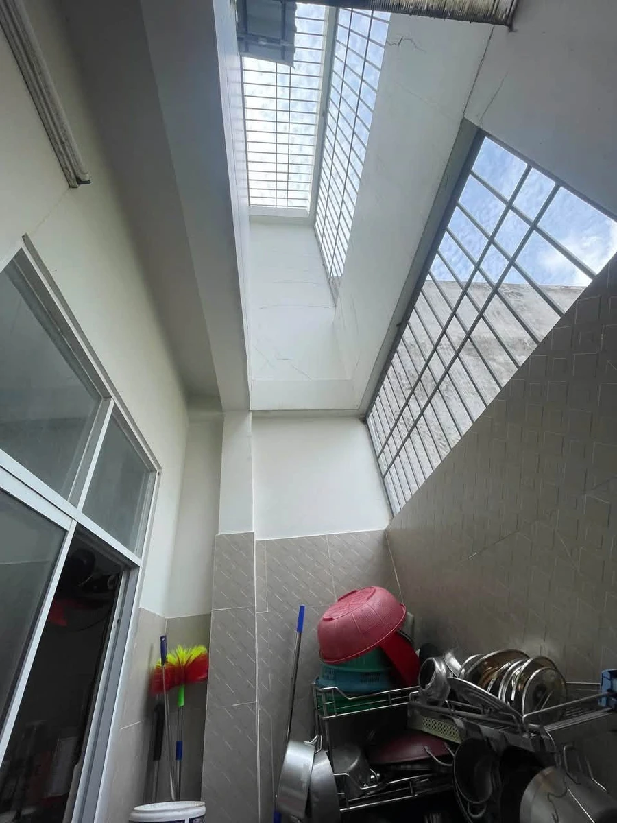 Bán nhà 1 trệt 1 lầu 4PN 85m2 Phạm Huy Thông Bình Chánh - Ảnh 1