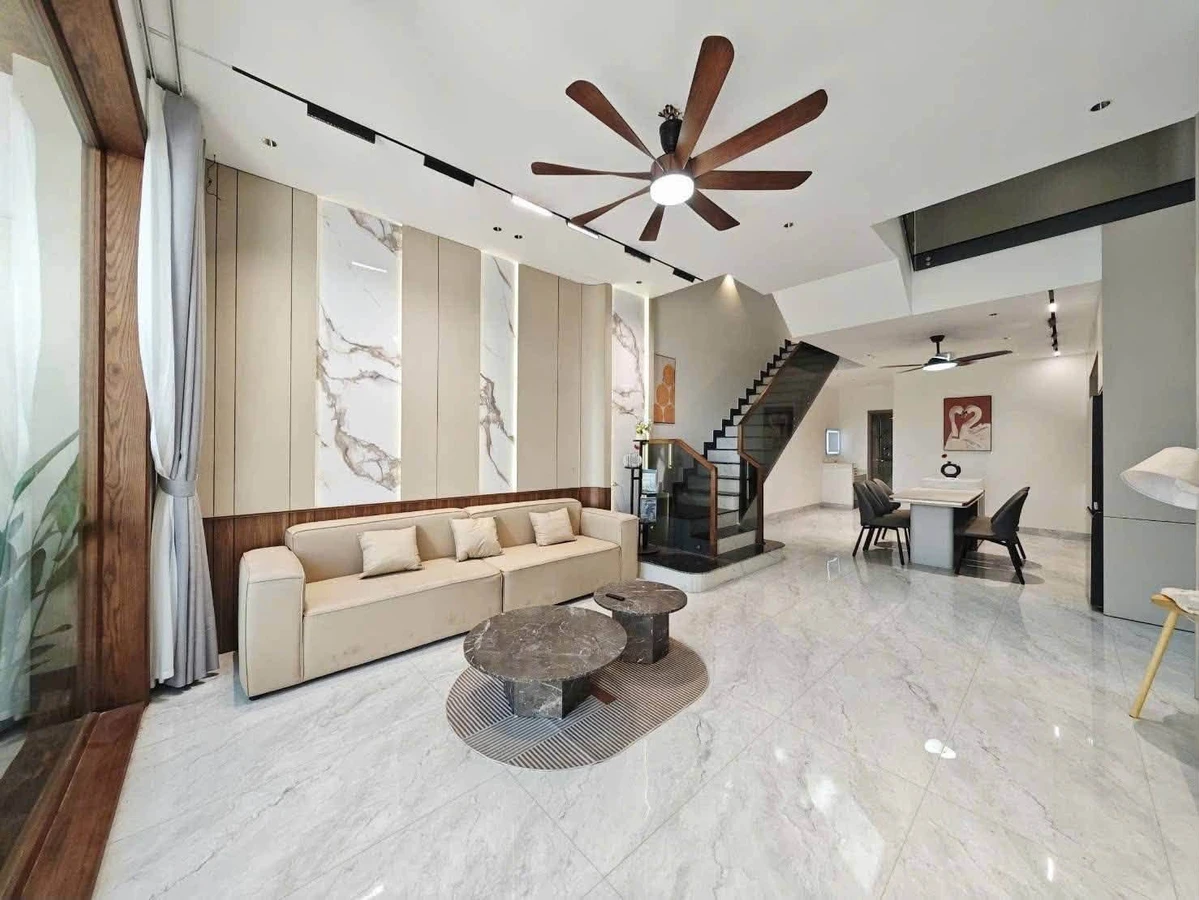 Nhà 3 tầng 96m² Hòa Xuân Quận 7, giá 8,4 tỷ - Ảnh thu nhỏ 3