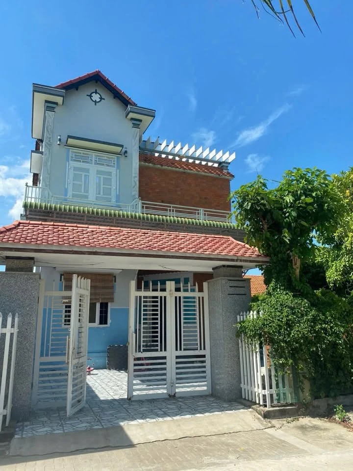 Bán nhà lầu 310m² 4 phòng ngủ, vườn rộng, Khánh Hòa 1,95 tỷ - Ảnh 1